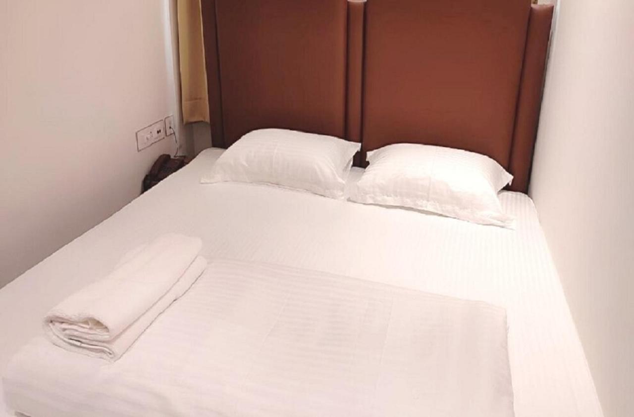Baharampur Staymaker Hotel Mohan Palace מראה חיצוני תמונה
