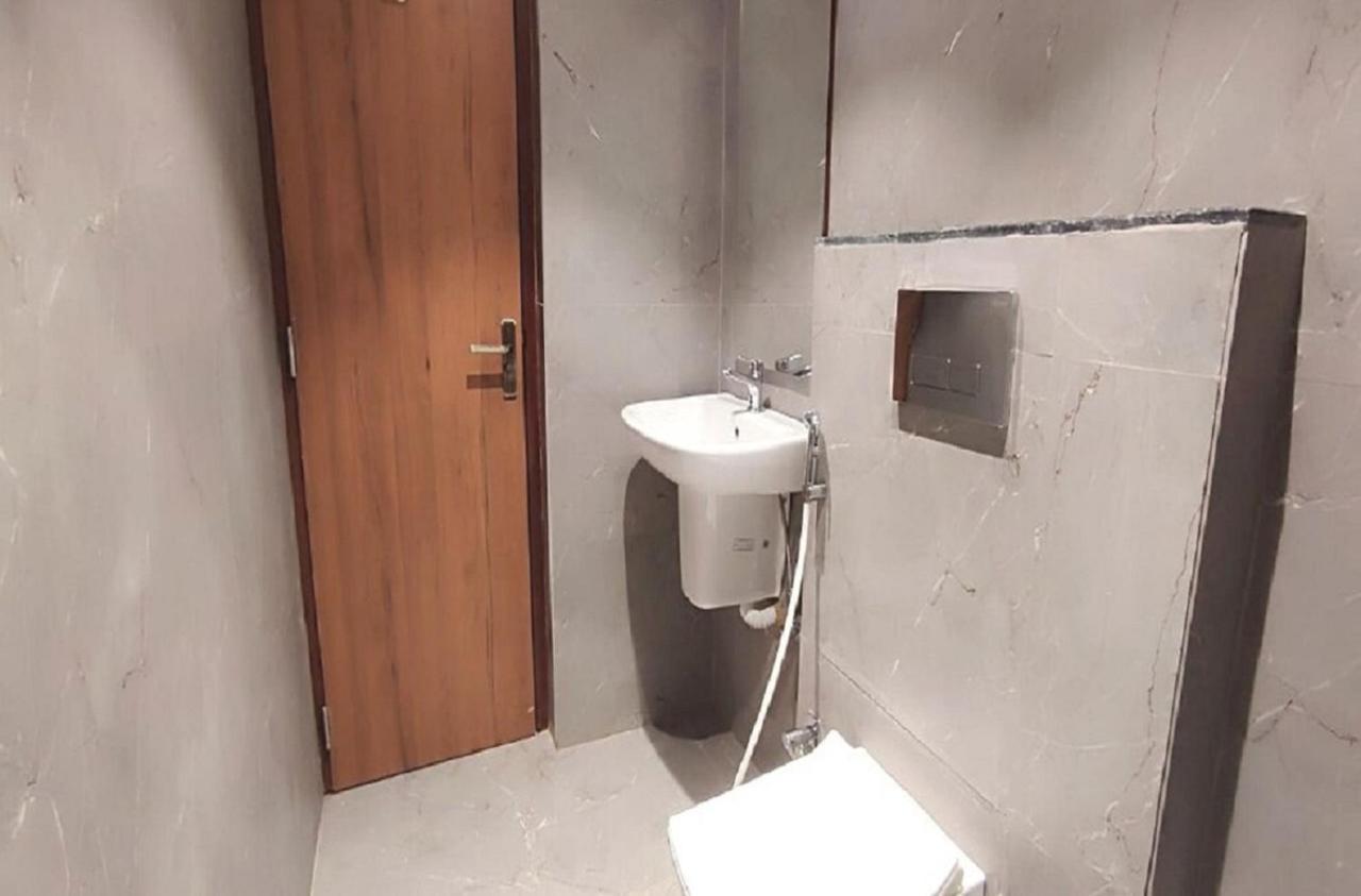 Baharampur Staymaker Hotel Mohan Palace מראה חיצוני תמונה