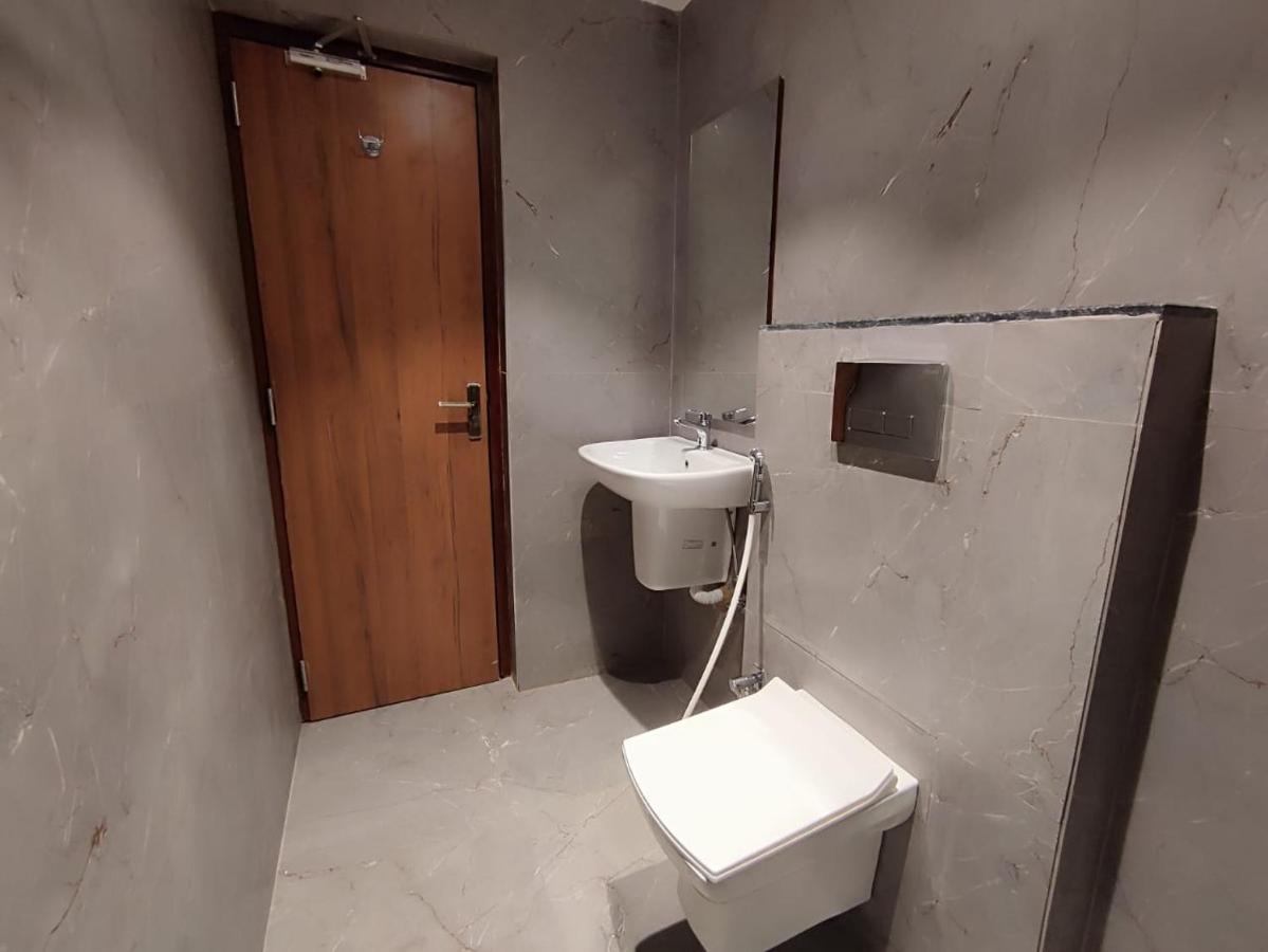 Baharampur Staymaker Hotel Mohan Palace מראה חיצוני תמונה