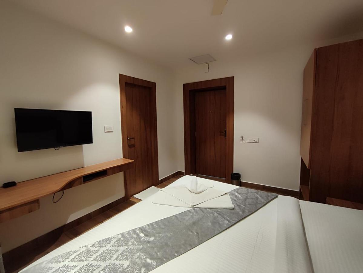 Baharampur Staymaker Hotel Mohan Palace מראה חיצוני תמונה