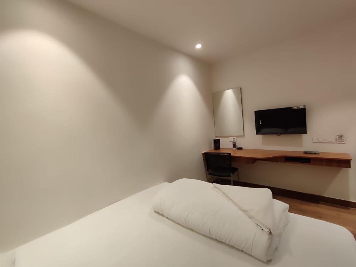 Baharampur Staymaker Hotel Mohan Palace מראה חיצוני תמונה