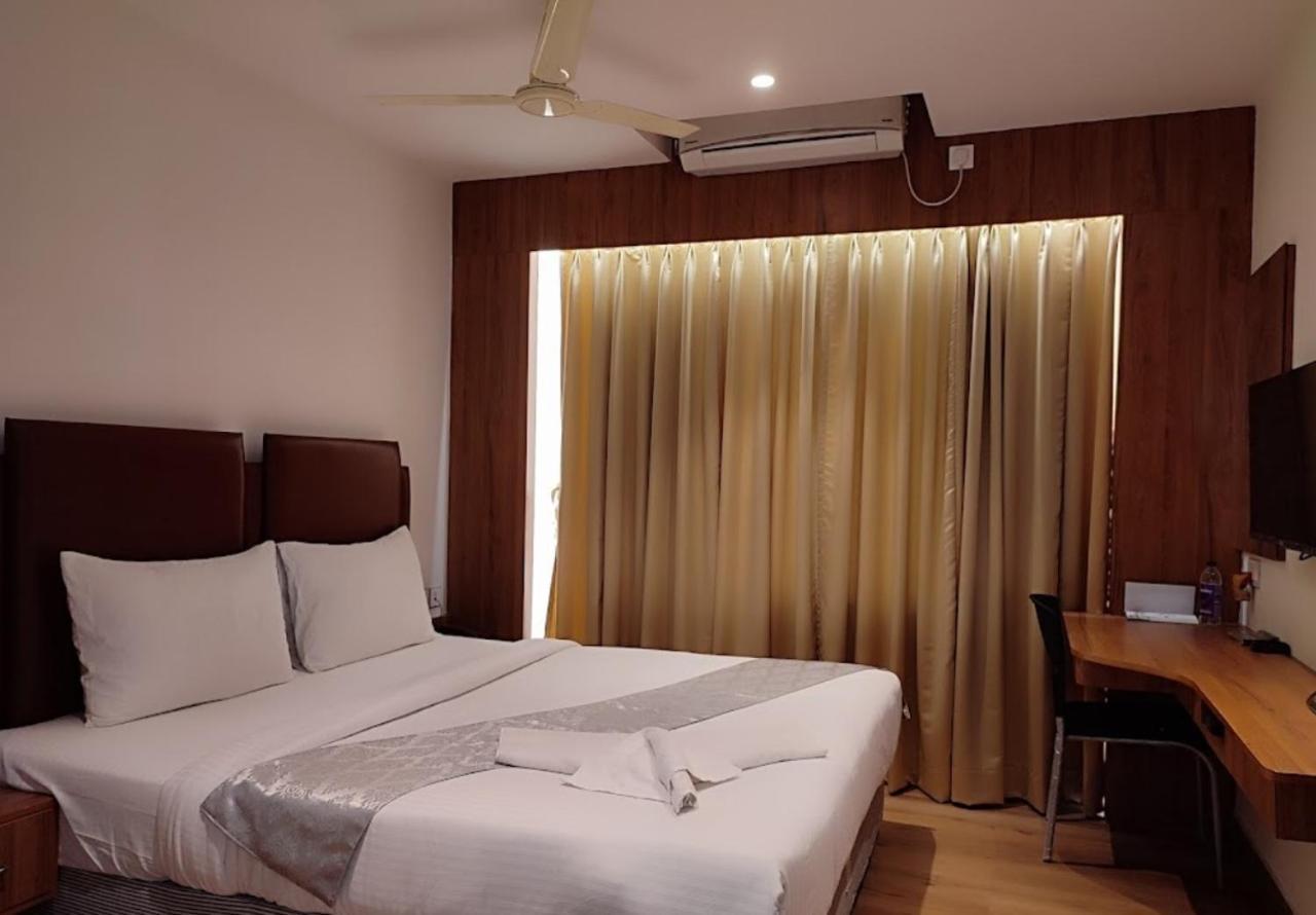 Baharampur Staymaker Hotel Mohan Palace מראה חיצוני תמונה